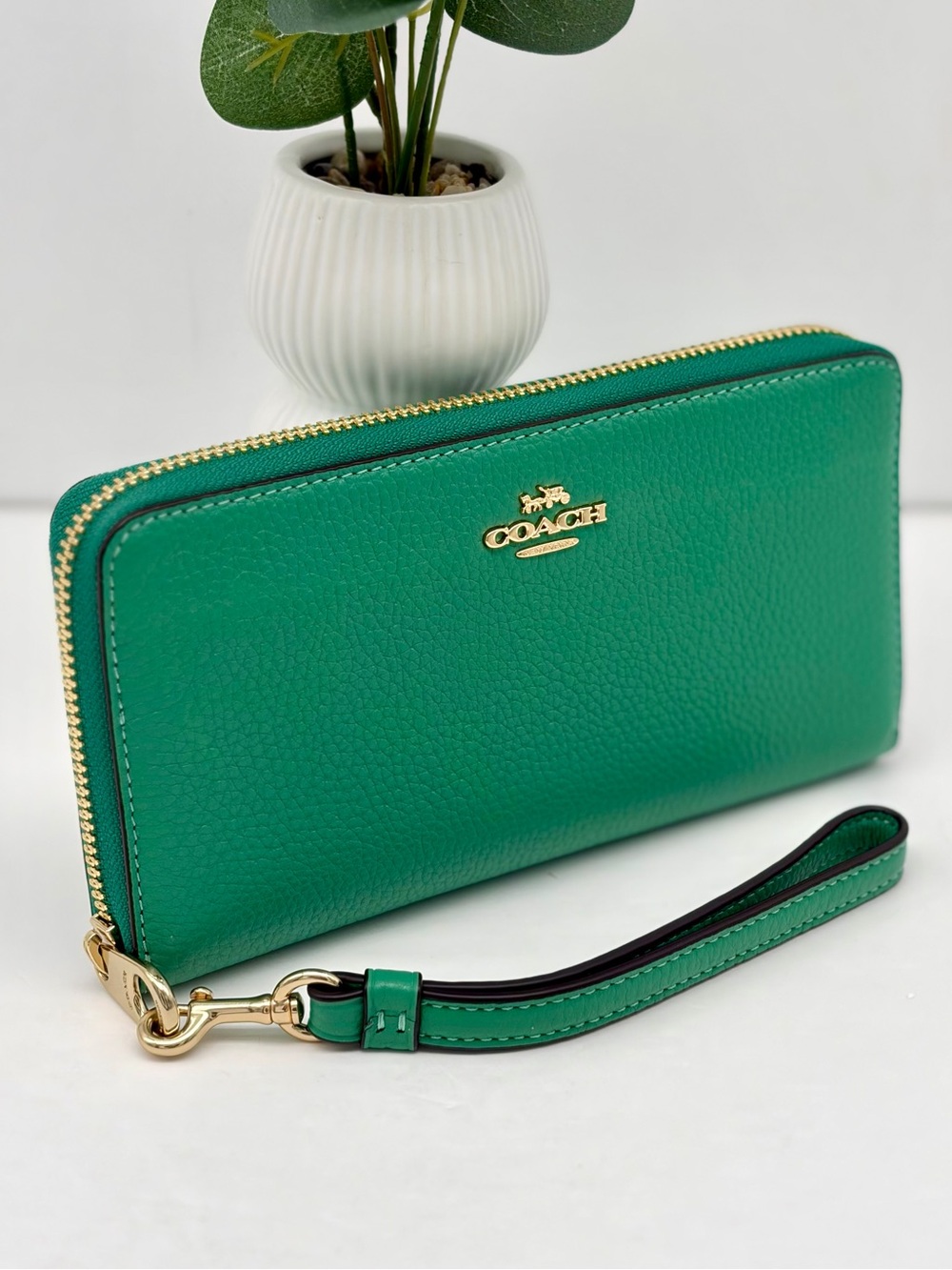 Coach Large Zip Around Leather Wallet Wristlet Green